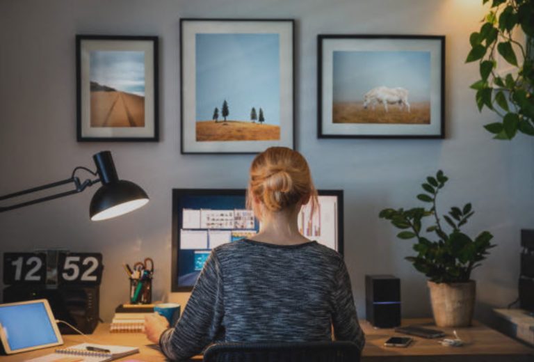 Online 1-2-1 Image of Woman from behind